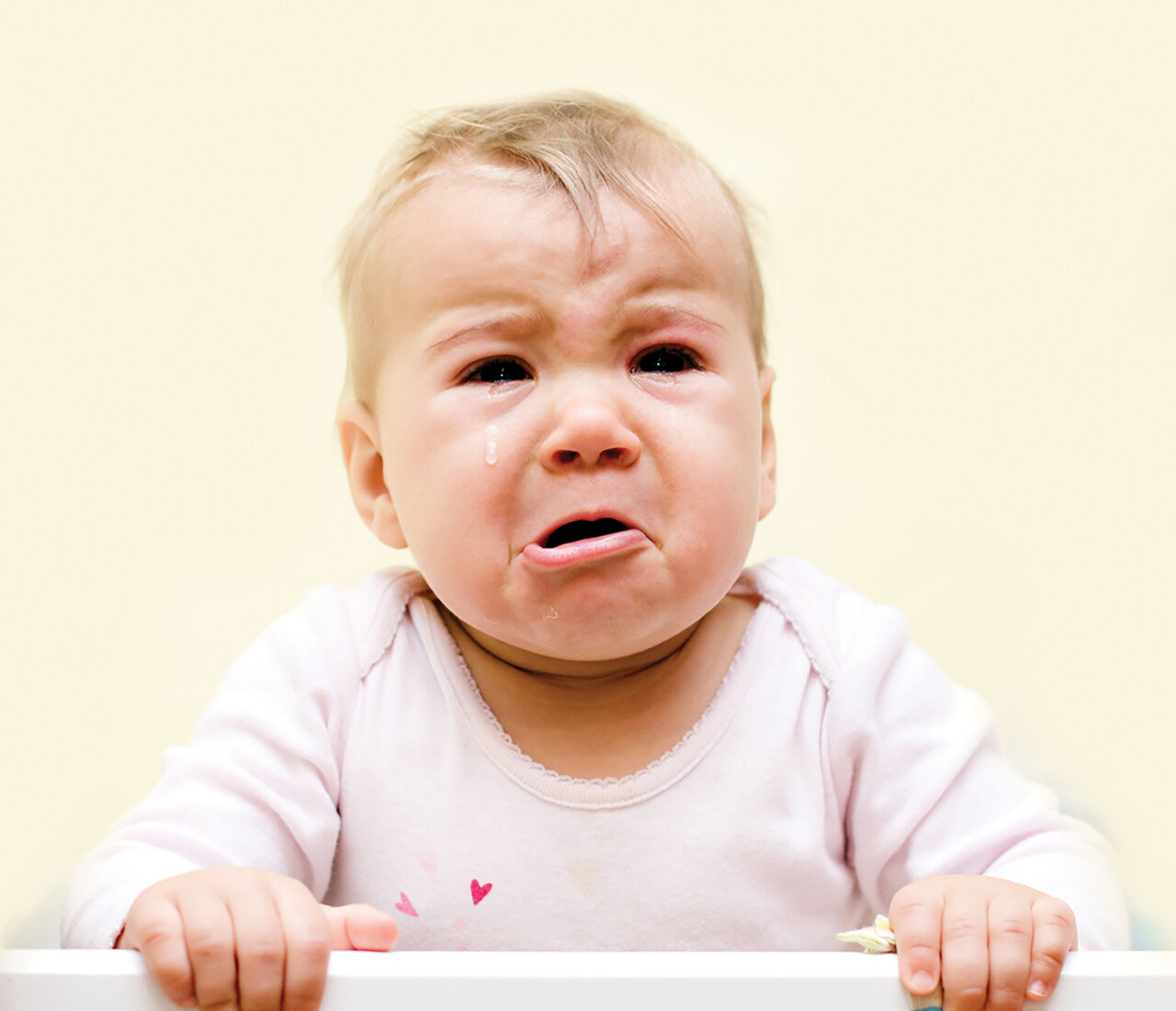 چرا نوزادان گریه می‌کنند؟