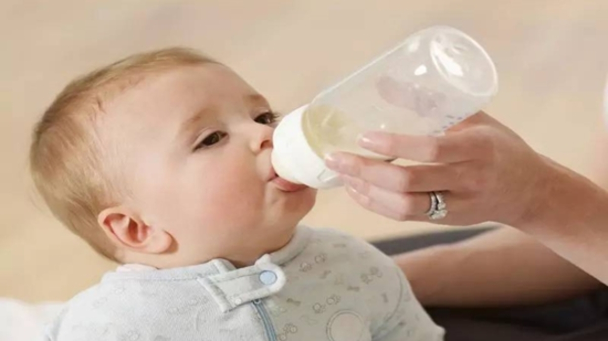 متداول‌ترین و اولین احتمال در حساسیت نوزاد به شیر چیست؟