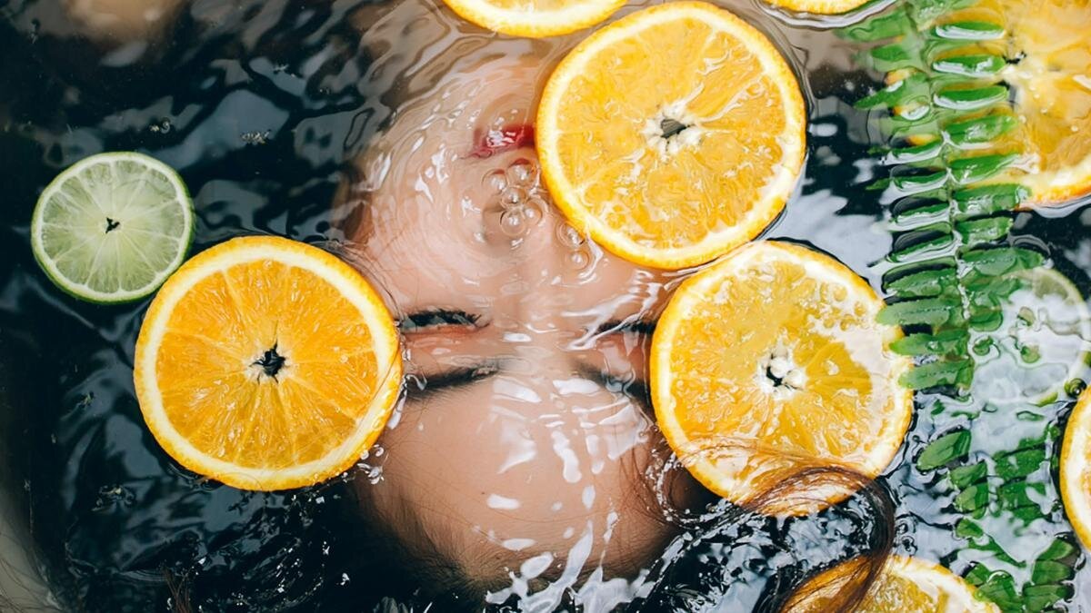 نسخه‌های گیاهی و شیمیایی برای از بین بردن سرخی پوست