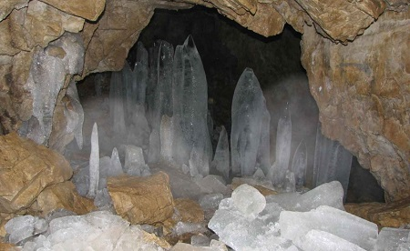 اگر به خراسان جنوبی سفر کردید بازدید از این غار جهنمی را از دست ندهید