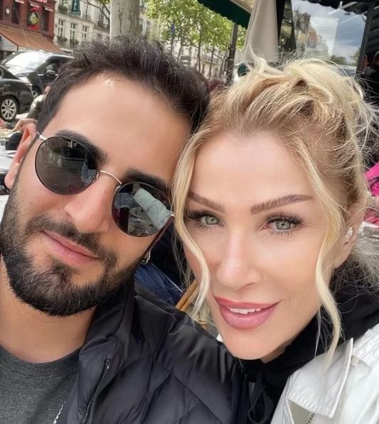 عکس/ ابزار عشق شدید خانم خواننده به شوهر جوانش