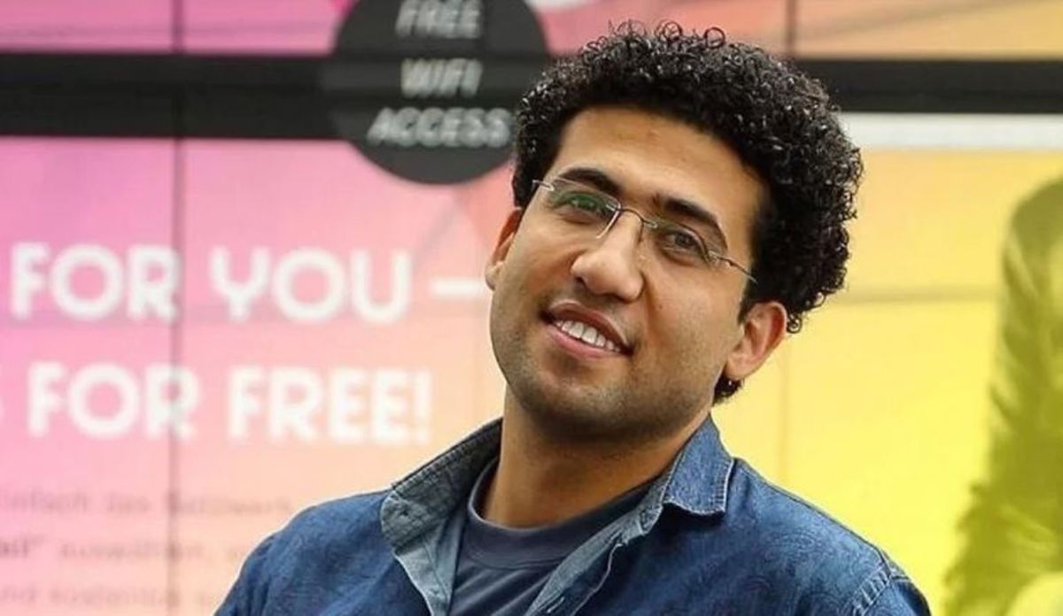 سنگ تمام مجری ممنوع‌الکار برای تولد بهرام افشاری + عکس