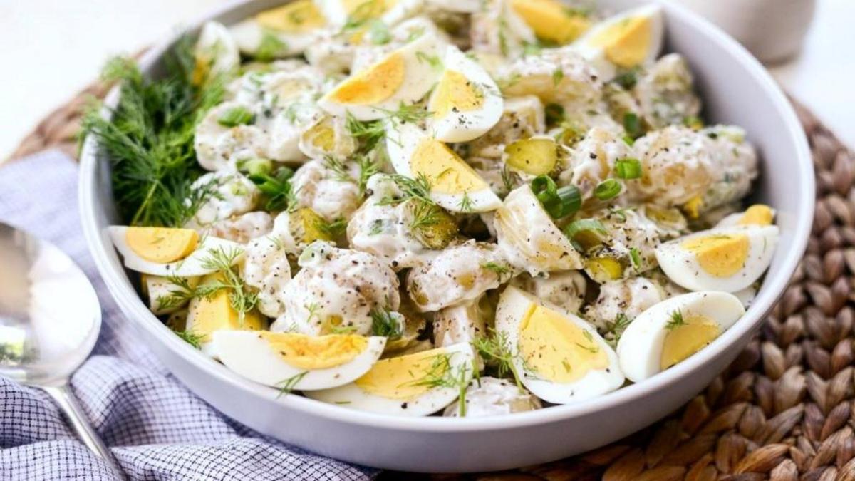 این سالاد رژیمی، اما محبوب و مغذی را برای شام و میان وعده درست کنید