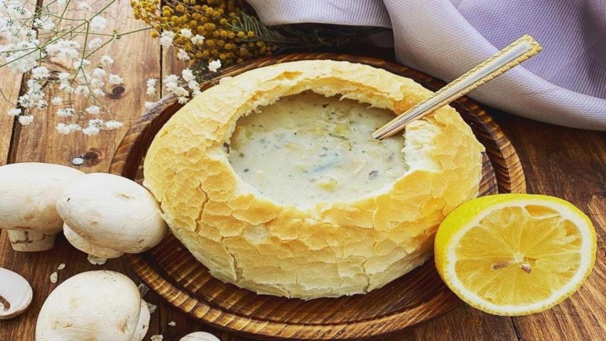 دستور پخت سوپ خامه ایی مقوی و خوشمزه با شیر و جو