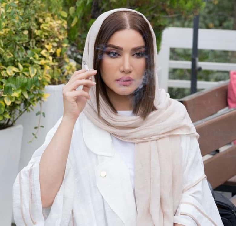 عکس/ پوک از ته دل متین ستوده به سیگارش! عکس/ پوک از ته دل متین ستوده به سیگارش!