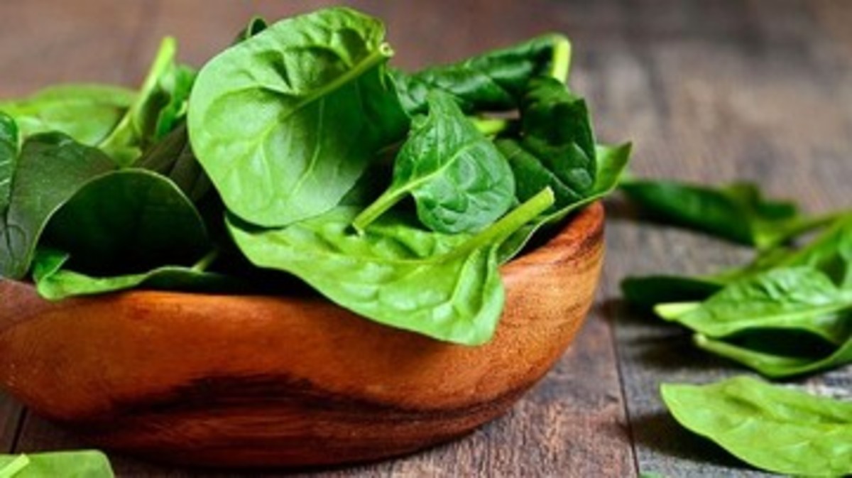 اسفناج منبع انواع ویتامین ها و آهن و کلسیم