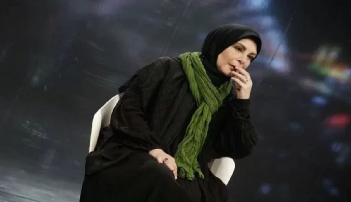 این تیپ رنگی با کلاه “افسانه بایگان” دوباره سوژه کاربران شد + عکس