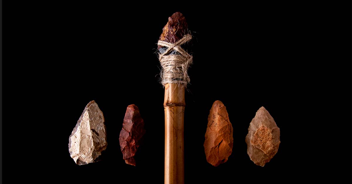(عکس) کشف باقی مانده خون مرموز روی سلاح های 13000 ساله