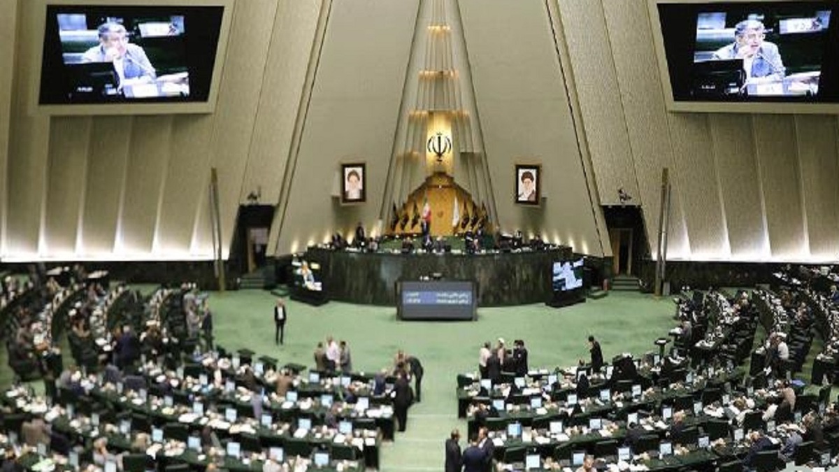مجلس خواستار برخورد با تهمت‌زنندگان در ماجرای پرداخت حقوق بالا به یک نماینده شد