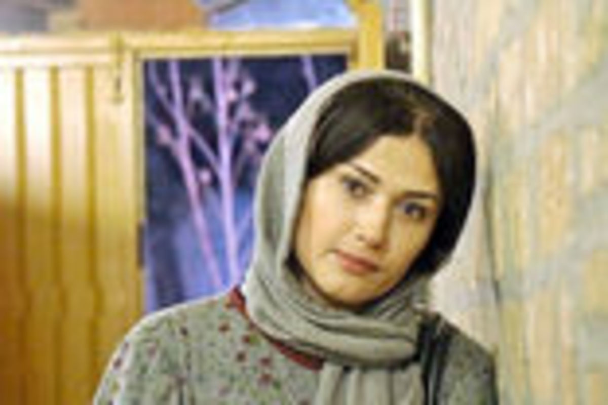 عکس /لادن مستوفی با استایل جذاب و زیبا در اکران ماهی سفید