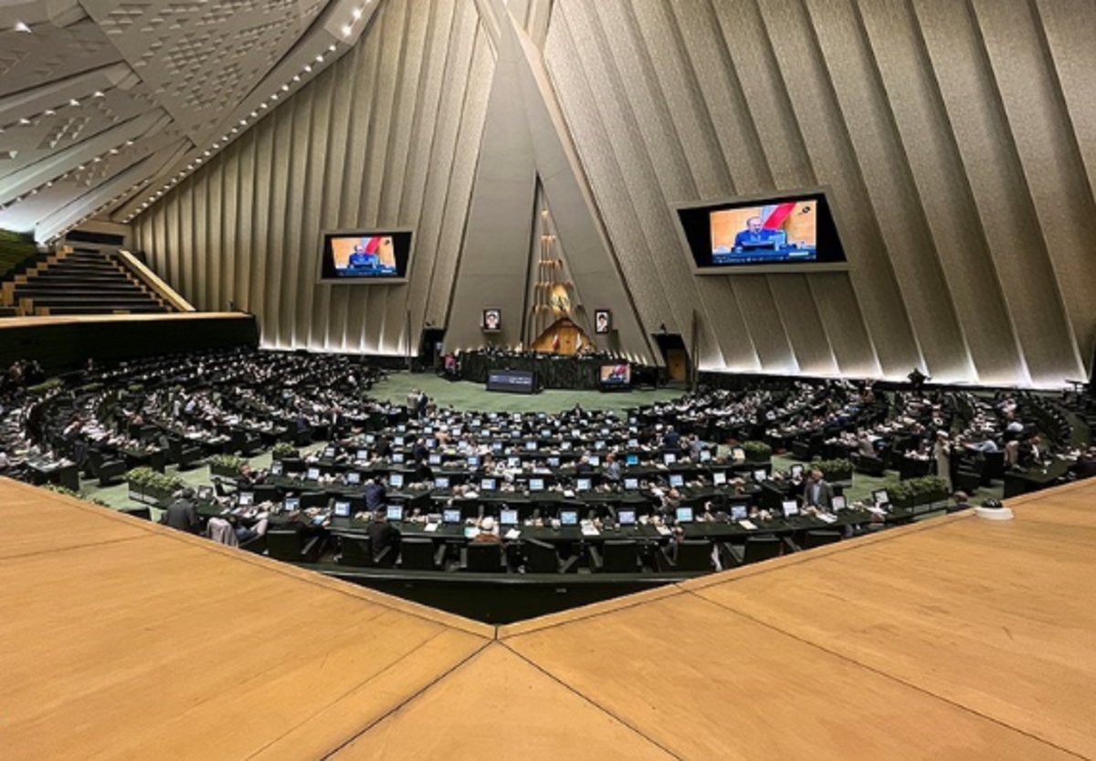 روایت حمله با بنزین به نماینده شادگان در مجلس