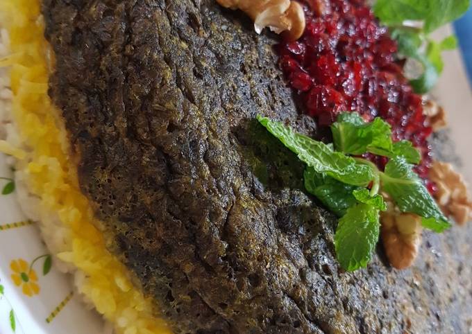 دستور پخت ته چین چرب و چیلی و خوشمزه کوکو سبزی برای شام