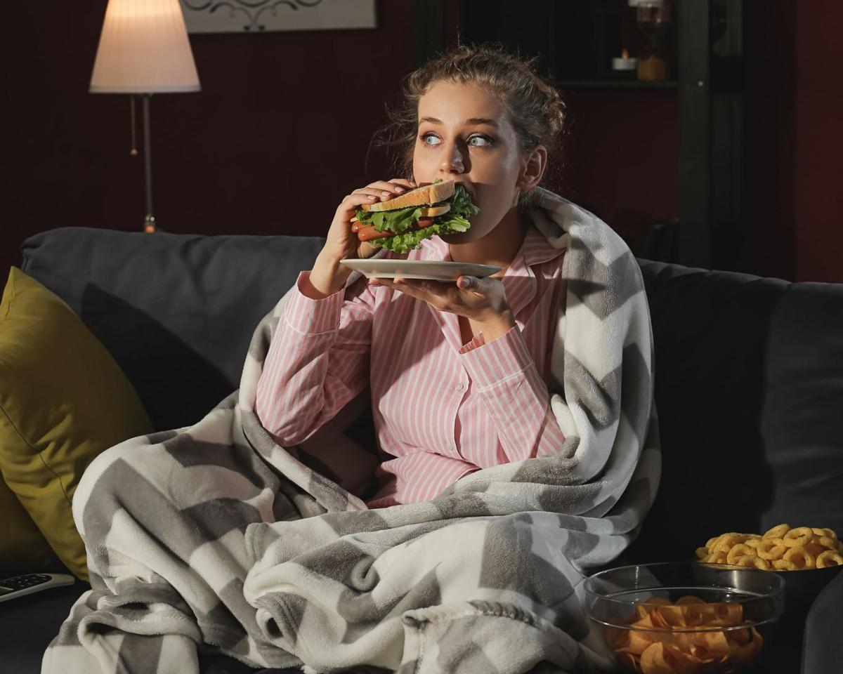 وقتی گرسنه می‌شویم چه غذا‌هایی بخوریم؟