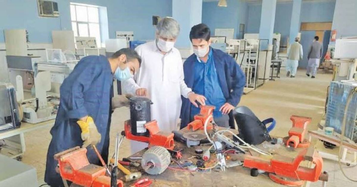 بازگشت شاگرد به کارگاه استاد