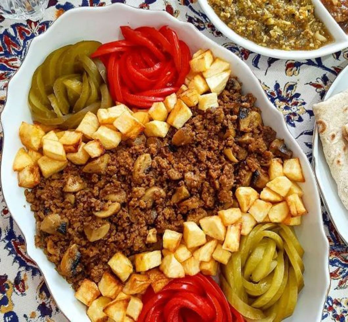 در کمترین زمان این خوراک مجلسی و کم هزینه را برای شام درست کن