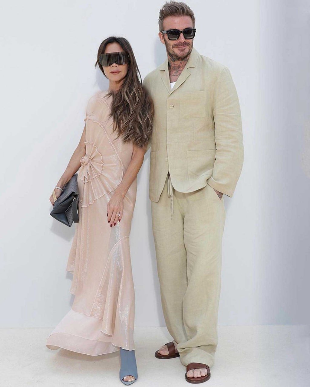 استایل خاص دیوید بکام و همسرش در در فشن شو جنجالی شد