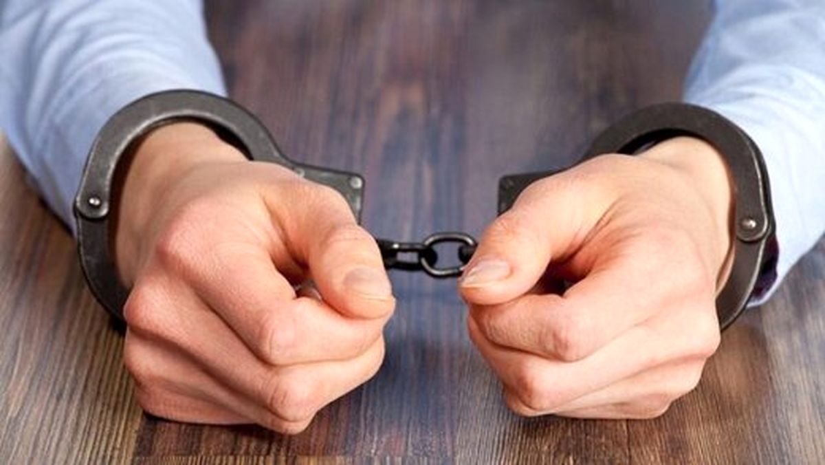 پدر پس از شکستن موبایل دخترش زندانی شد!