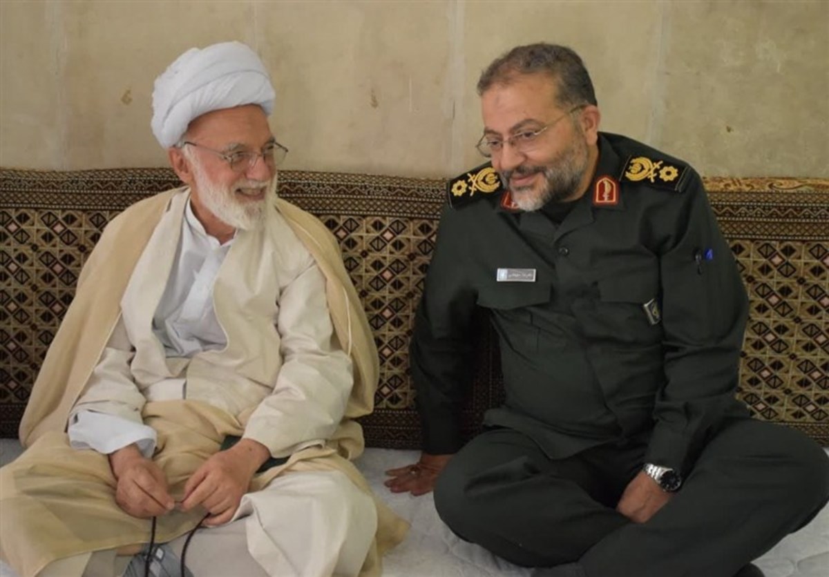 بسیج در تحقق بیانیه گام دوم انقلاب و جهاد تبیین شتابنده حرکت می‌کند