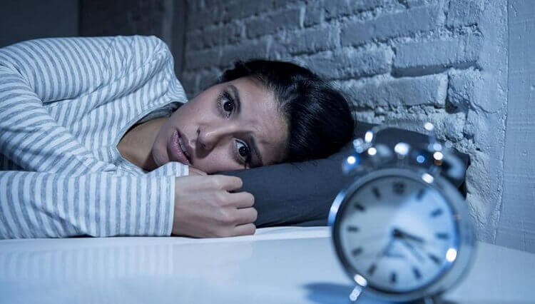 مبارزه با بی‌خوابی و کم‌خوابی در سال ۲۰۲۳؛ علل، نشانه‌ها و درمان