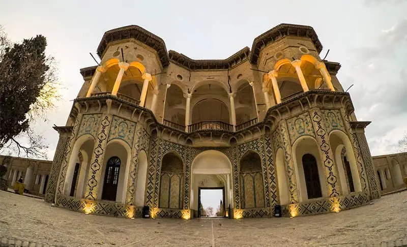 اگر به کرمان سفر کردید این باغ تاریخی و دیدنی را از دست ندهید