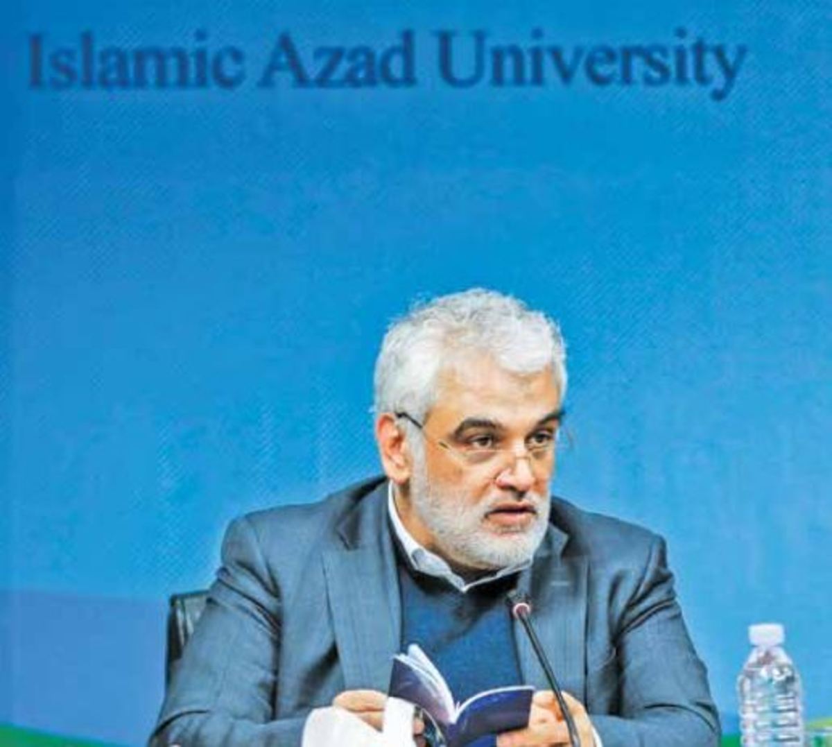موج انتقاد‌ها به دانشگاه آزاد؛ شفاف‌سازی شهریه نجومی