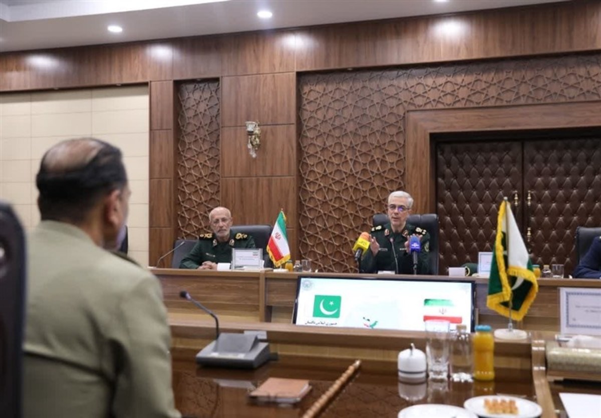 تاکید سرلشکر باقری بر تبدیل مرز‌های مشترک ایران و پاکستان به مرز‌های اقتصادی