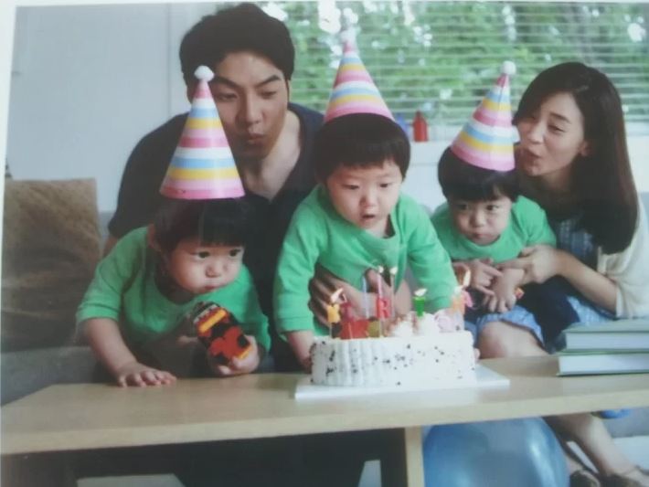 عکسی خنده دار از جشن تولد “سه قلو‌های جومونگ”/ تصویر