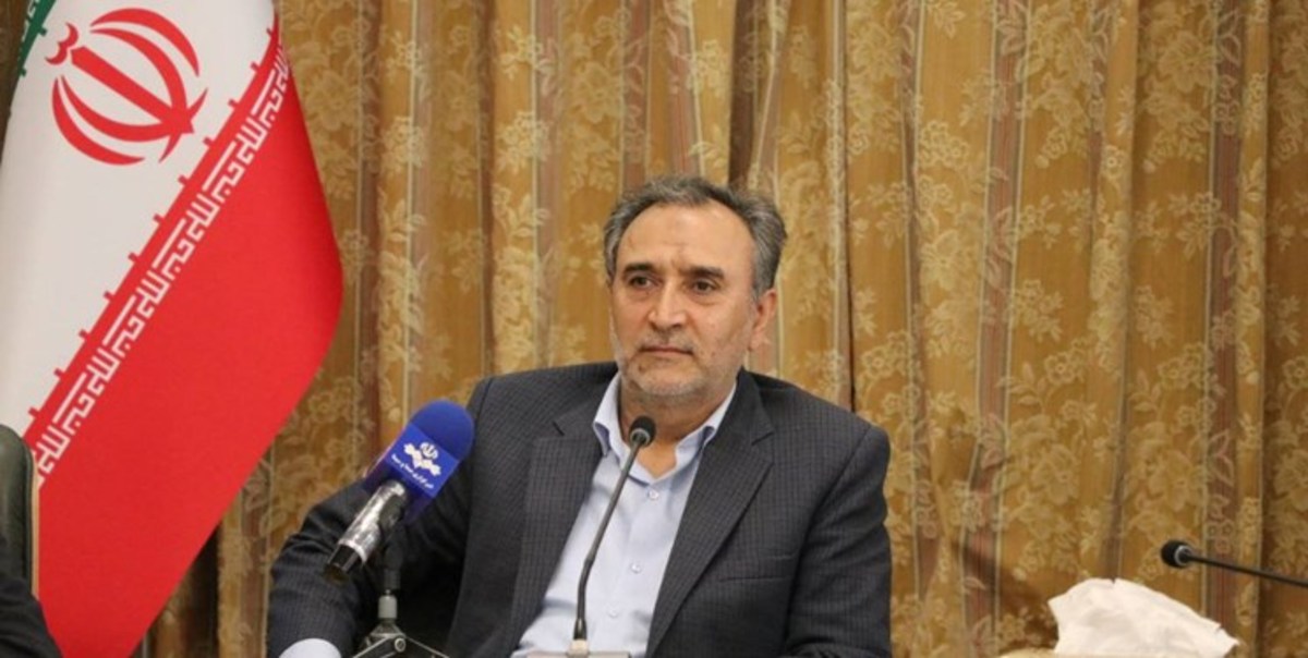 دهقان: غیرحقوقدانان با دستور رئیس‌جمهور باید از مناصب حقوقیِ دولت کنار بروند