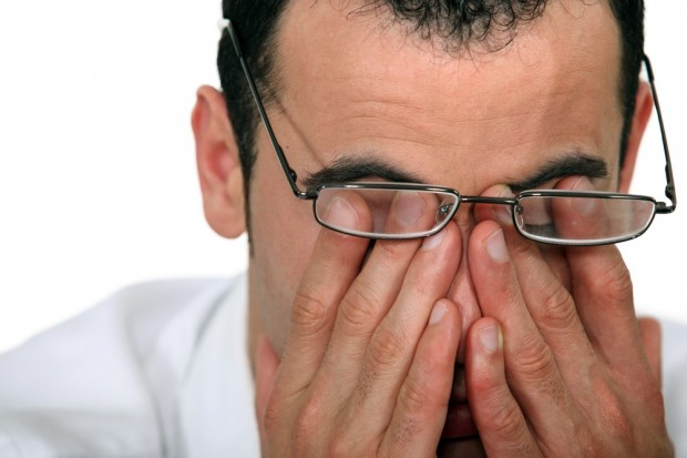 برای حفظ سلامت چشم‌های خود از انجام این کار‌ها خودداری کنید