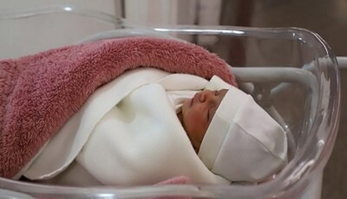نجات جان نوزاد ۲۸ روزه با راهنمایی کارشناس تریاژ تلفنی اورژانس