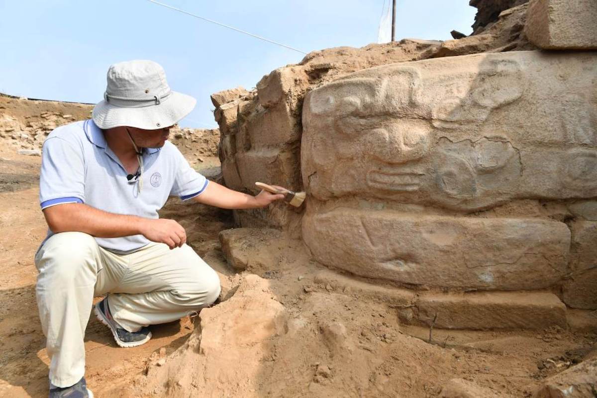سنگ نگاره‌های ۴۲۰۰ ساله متعلق به پادشاه چین+عکس
