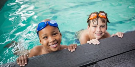 چرا باید کودکمان حتما شنا کردن را یاد بگیرد؟