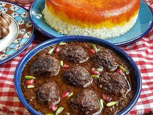 دستور پخت خورشت جاافتاده و ملس انار بیج برای مهمانی‌ها و مجالس