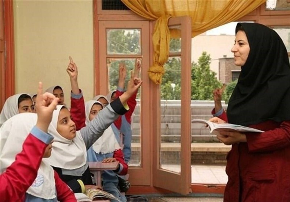 در مرحله ارزیابی تکمیلی آزمون استخدام آموزگار چه مواردی بررسی می‌شود؟