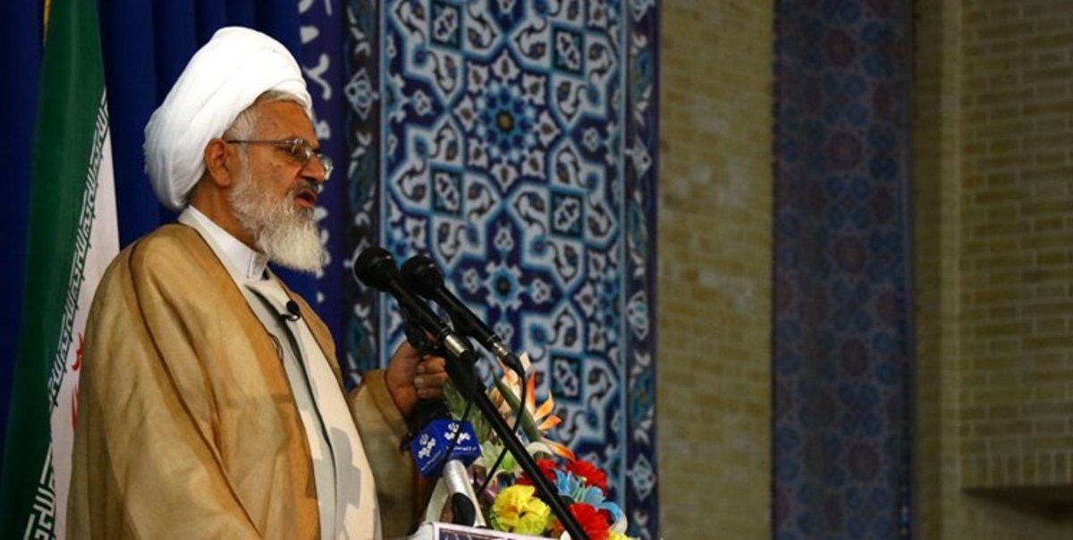 خانه هر شهید سنگر دفاع از عزت و سربلندی اسلام و ایران است