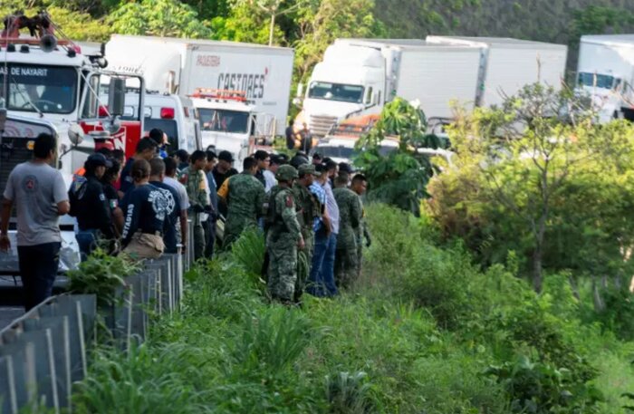 سقوط اتوبوس در مکزیک ۱۷ کشته و ۲۲ زخمی بر جای گذاشت