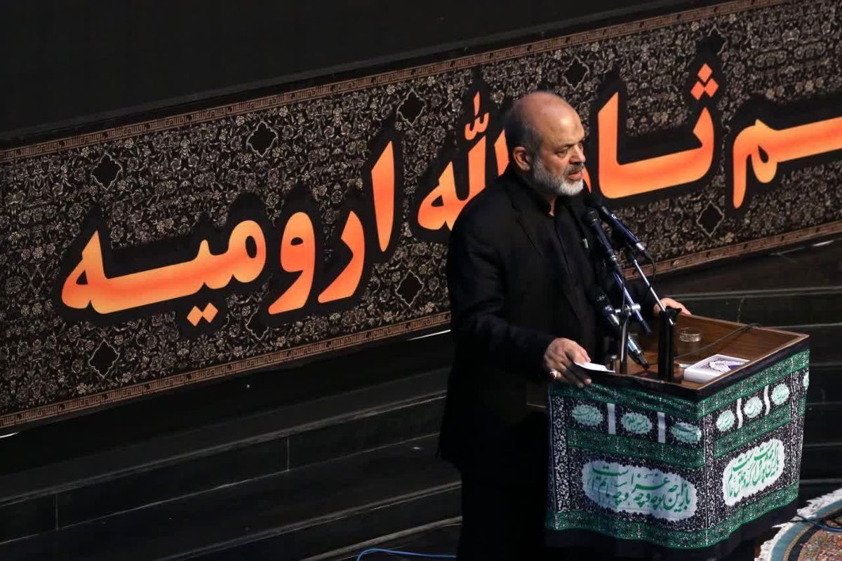 وحیدی:عاشورا و اربعین تفکیک کننده حق و باطل است