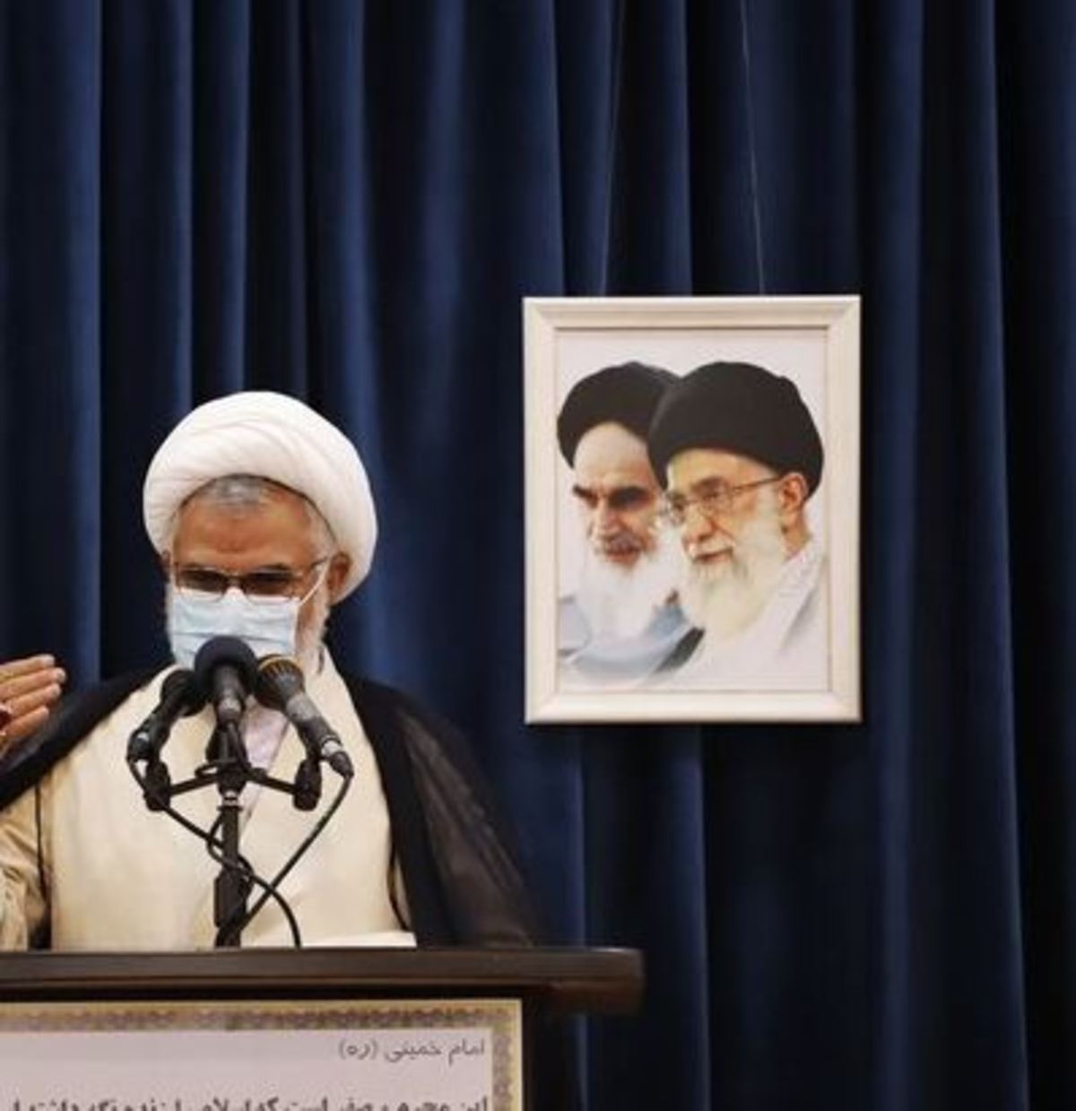 این درست نیست که برخی مسوولان با خبرنگاران برخورد قضایی کنند