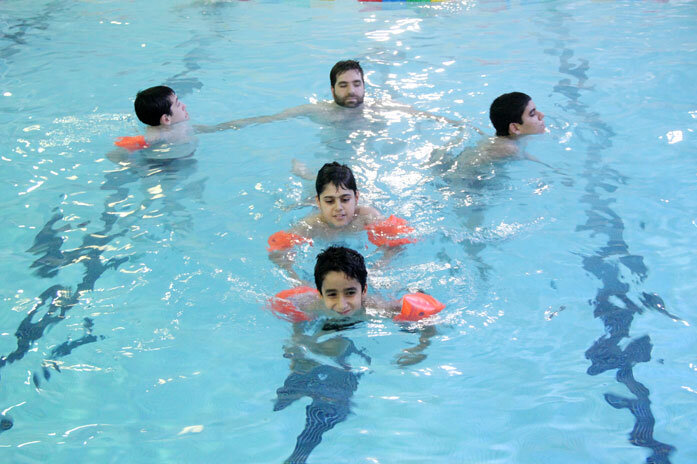 خطر کورشدن در انتظار شناگران لنز دار