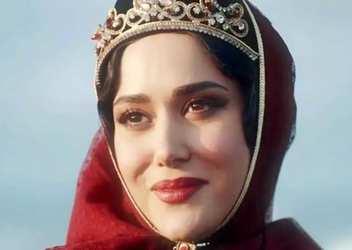 پریناز ایزدیار ادعا کرد بدون آرایش هم از همه زیباتر است