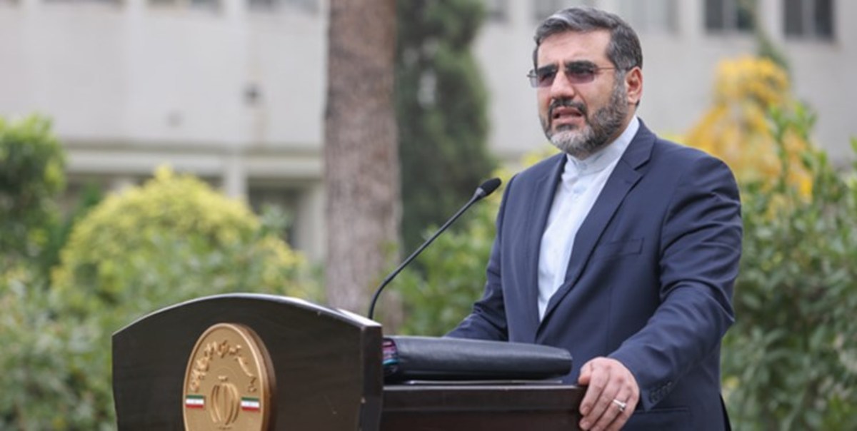 وزیر ارشاد: در آستانه خودکفایی کاغذ هستیم