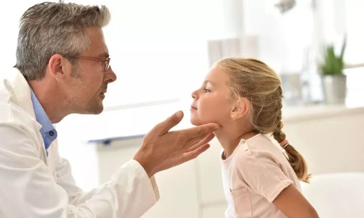 دلیل کم کاری تیروئید در کودکان/آیا درمان می‌شود؟