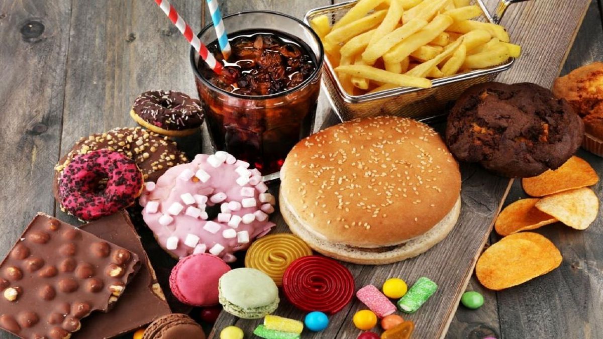 چگونه رژیم غذایی شما ممکن است دلیل افسردگی شما باشد؟