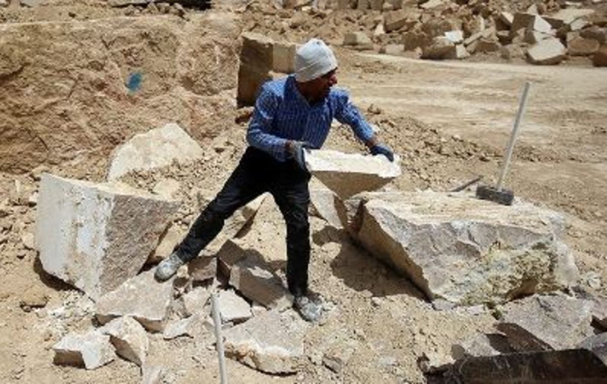 دستور وزیر کار برای انتقال حساب‌های بانکی شرکت‌ها به کردستان
