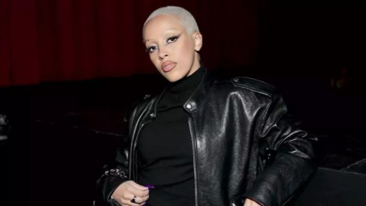 عکس‌العمل جالب خانم خواننده به آنفالو ۱۸۰۰۰۰ نفر از صفحه اینستاگرامش