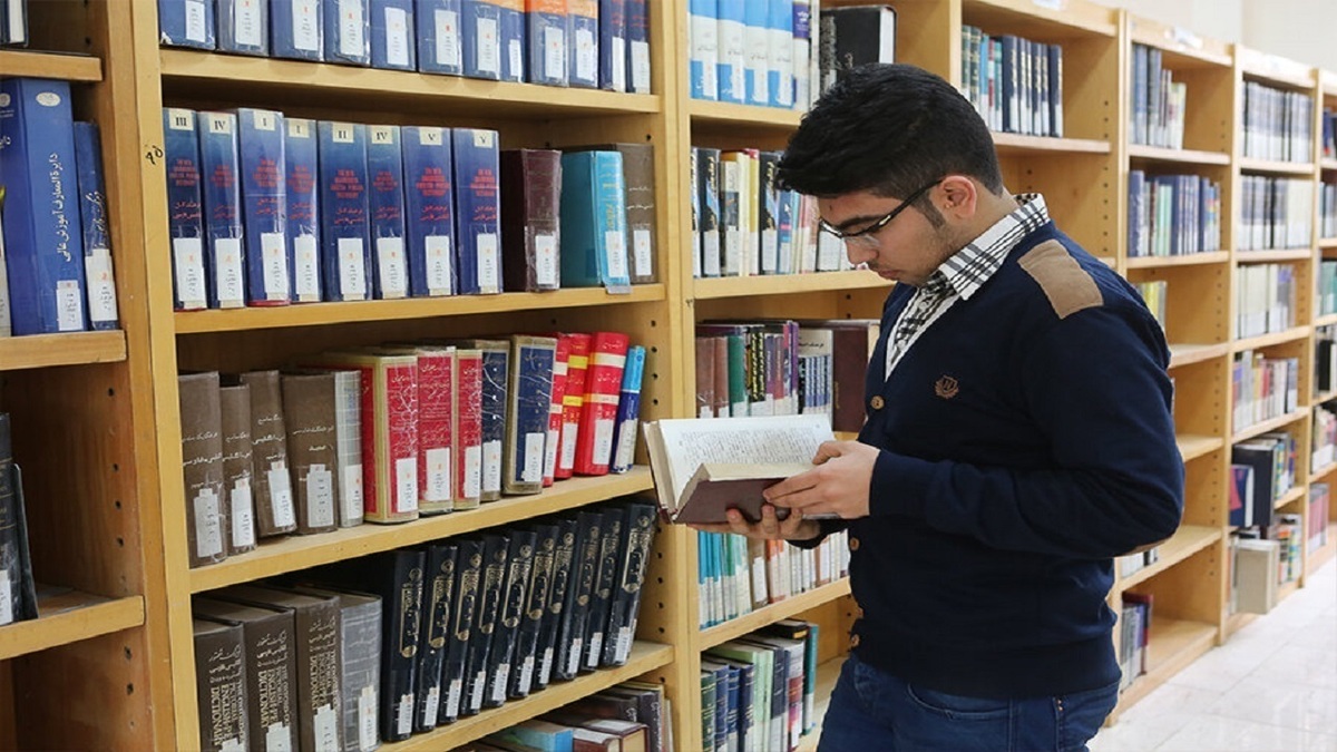 کتابخانه‌های عمومی در روستا‌های بالای هزار و ۵۰۰ نفری لردگان دایر شود