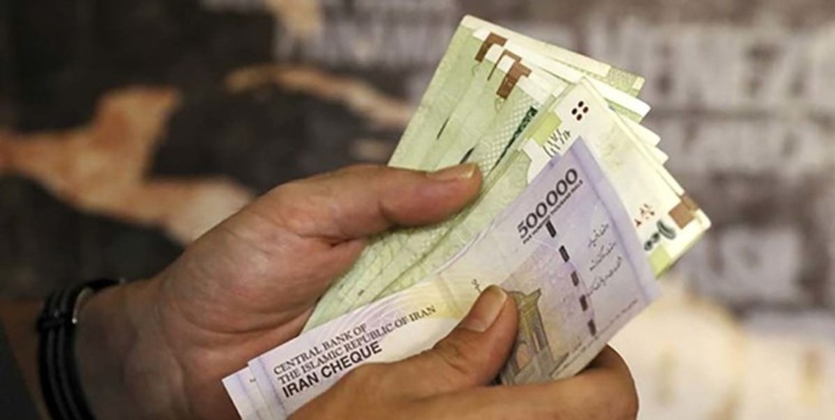 معاون اجرایی رئیس‌جمهور: افزایش دو برابری حقوق اعضای دولت کذب محض است