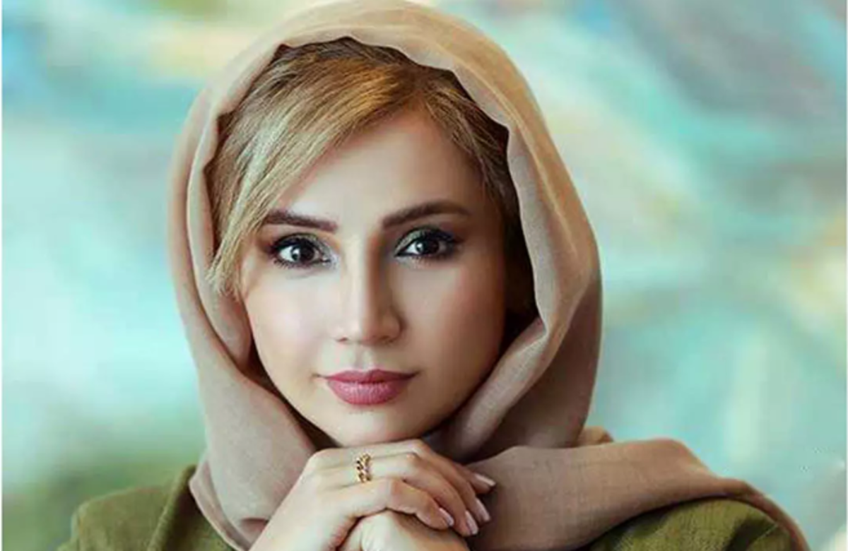 کافه گردی لاکچری خانم بازیگر در کنار دوست جذابش