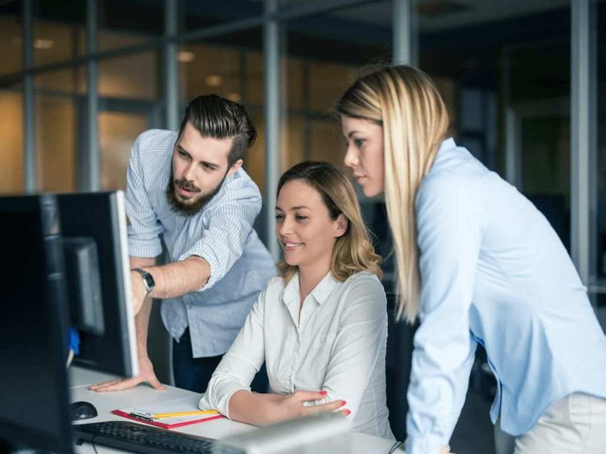 پیشرفت‌های همکارم مثل خاری در چشم من است