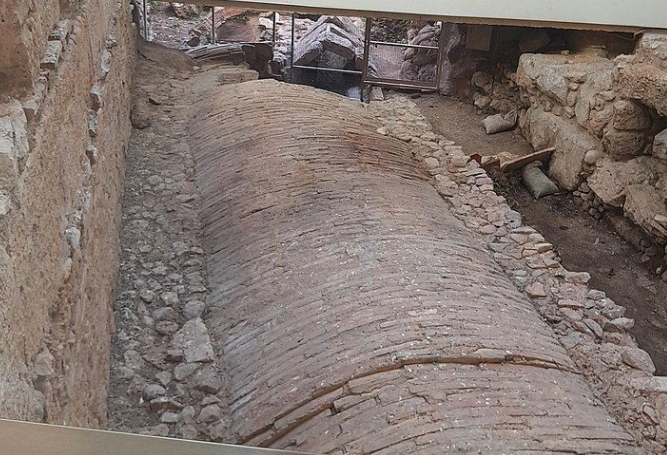 ایستگاه مترویی در شهر آتن که شما را ۲۵۰۰ سال پیش می‌برد